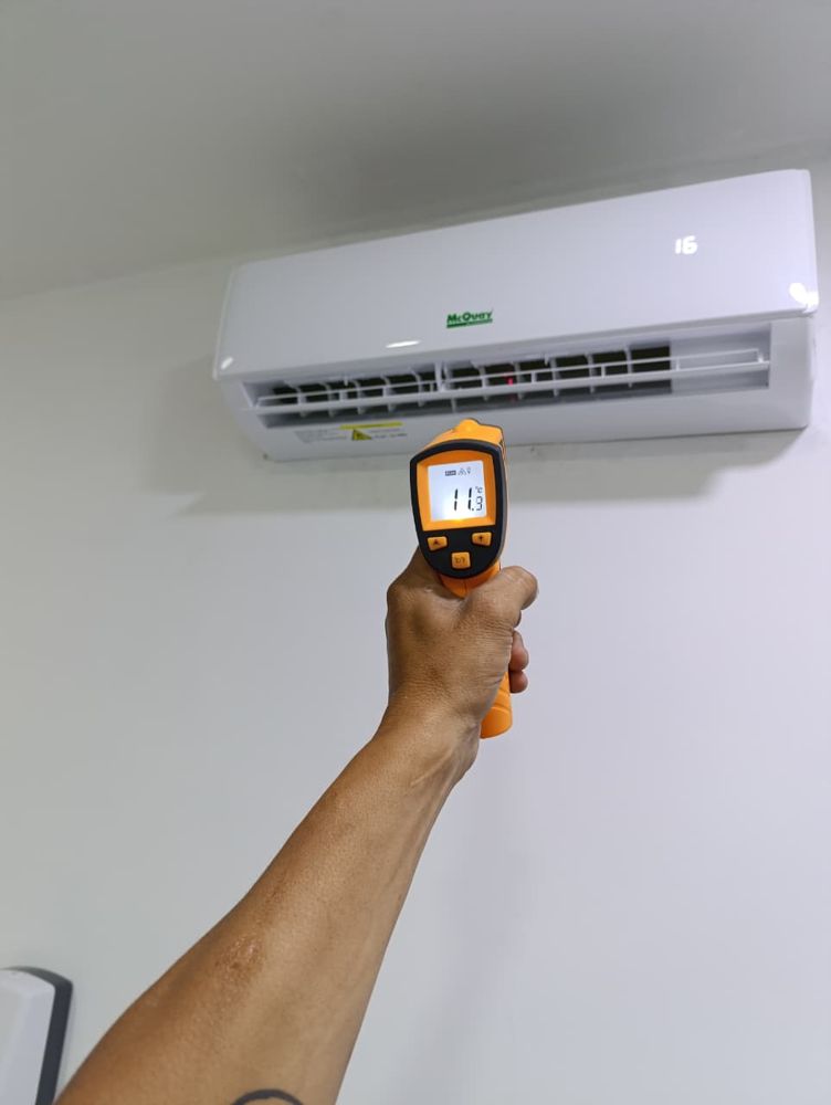 Verificación de temperatura del equipo instalado en Cali